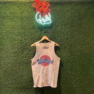 TUNE SQUAD BUGS TANK
Size Medium- True to Size
10/10 Condition
Open to Offers